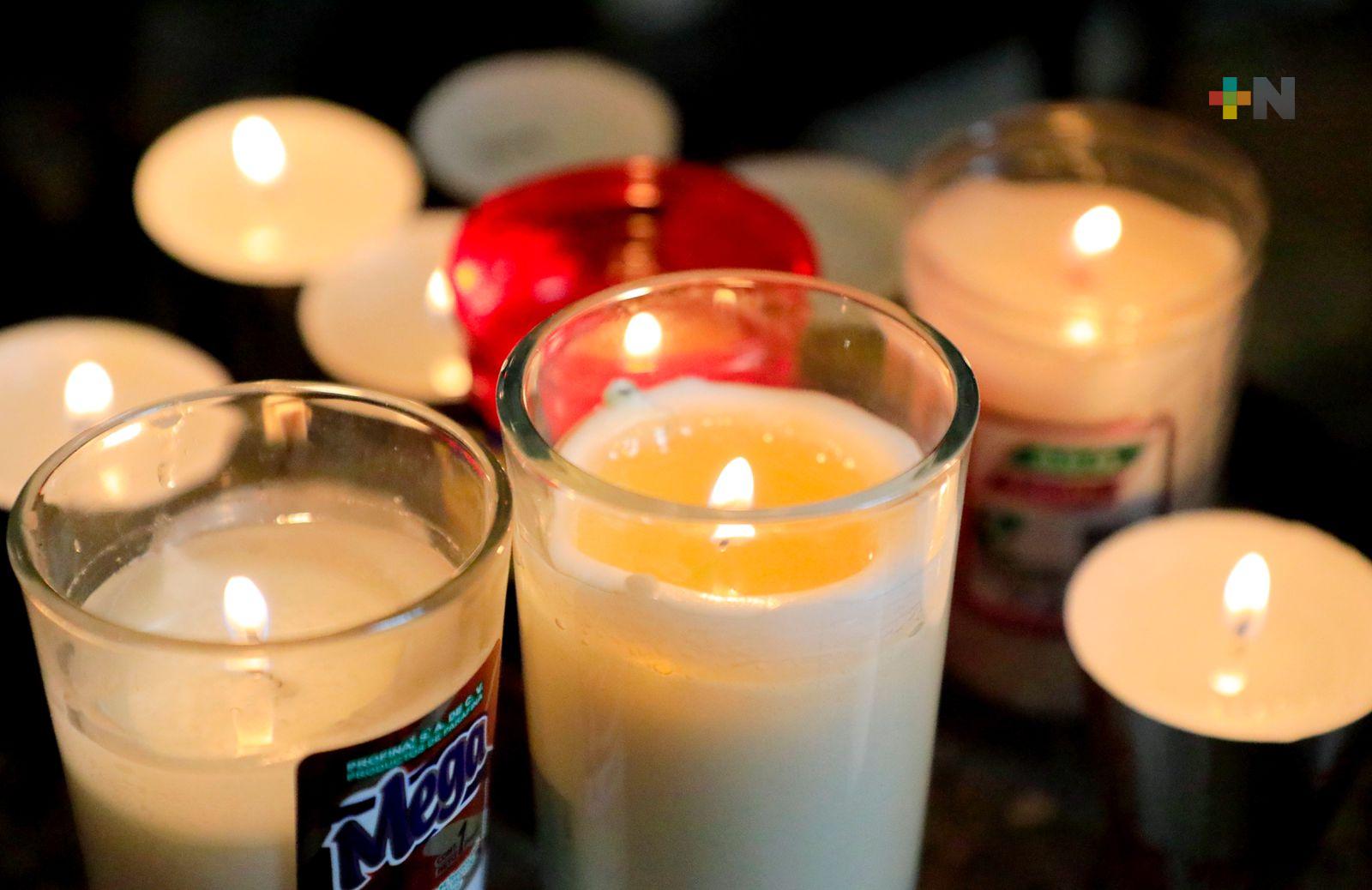 Por veladoras incrementan incendios en viviendas: Bomberos de Xalapa