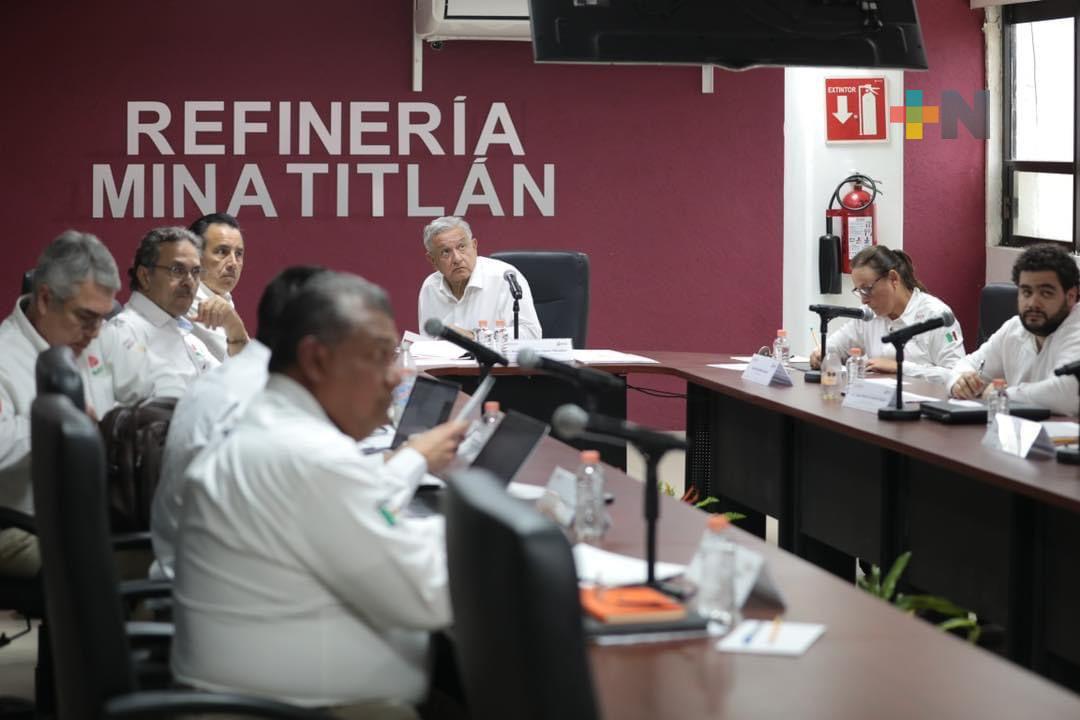 Supervisa y evalúa López Obrador el funcionamiento de refinería Lázaro Cárdenas