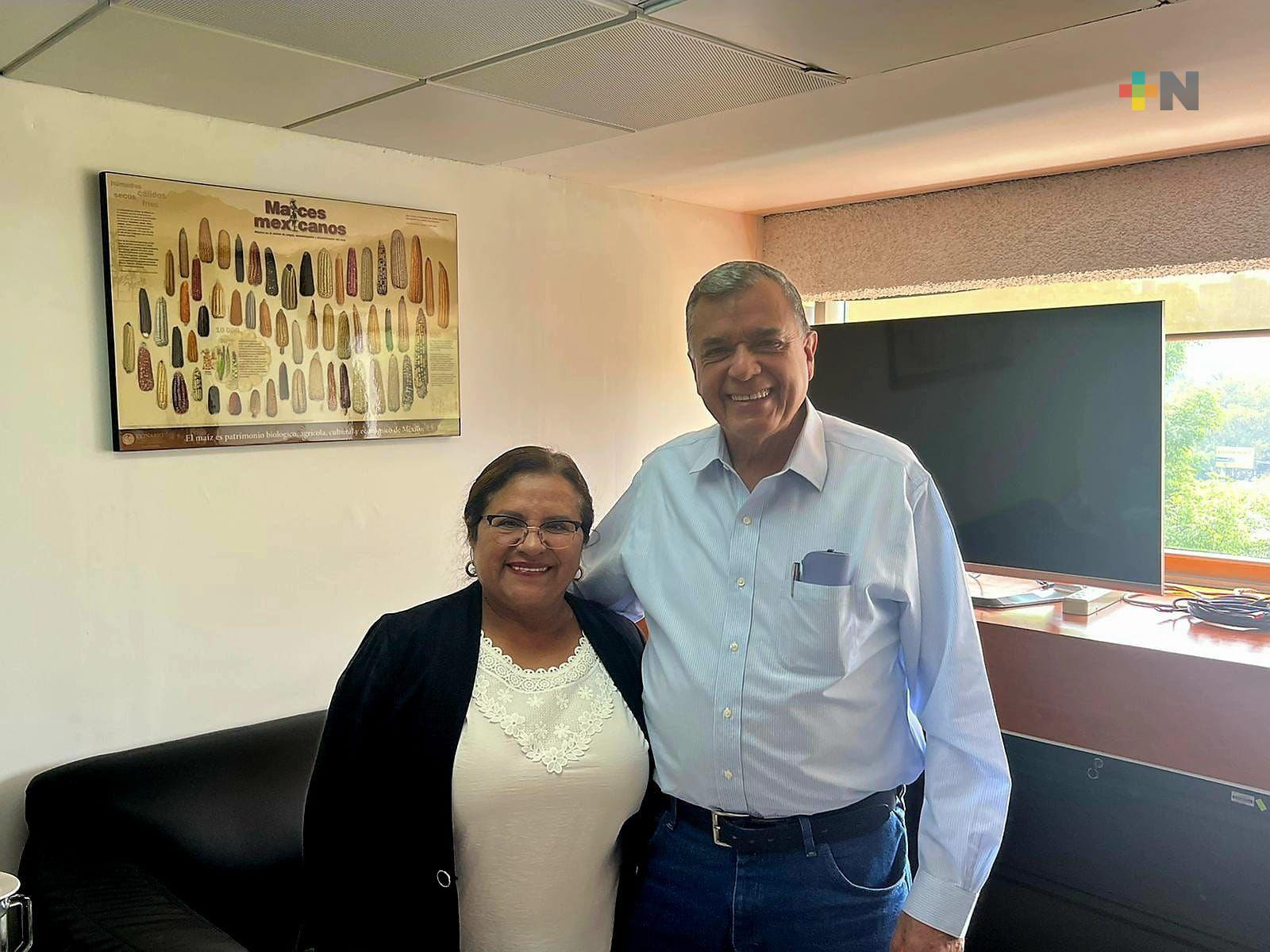 Gestiona Carmen Medel mejoras para el campo ante SADER