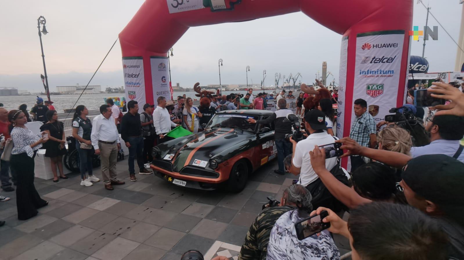 Dan banderazo de salida a participantes de Carrera Panamericana 2022