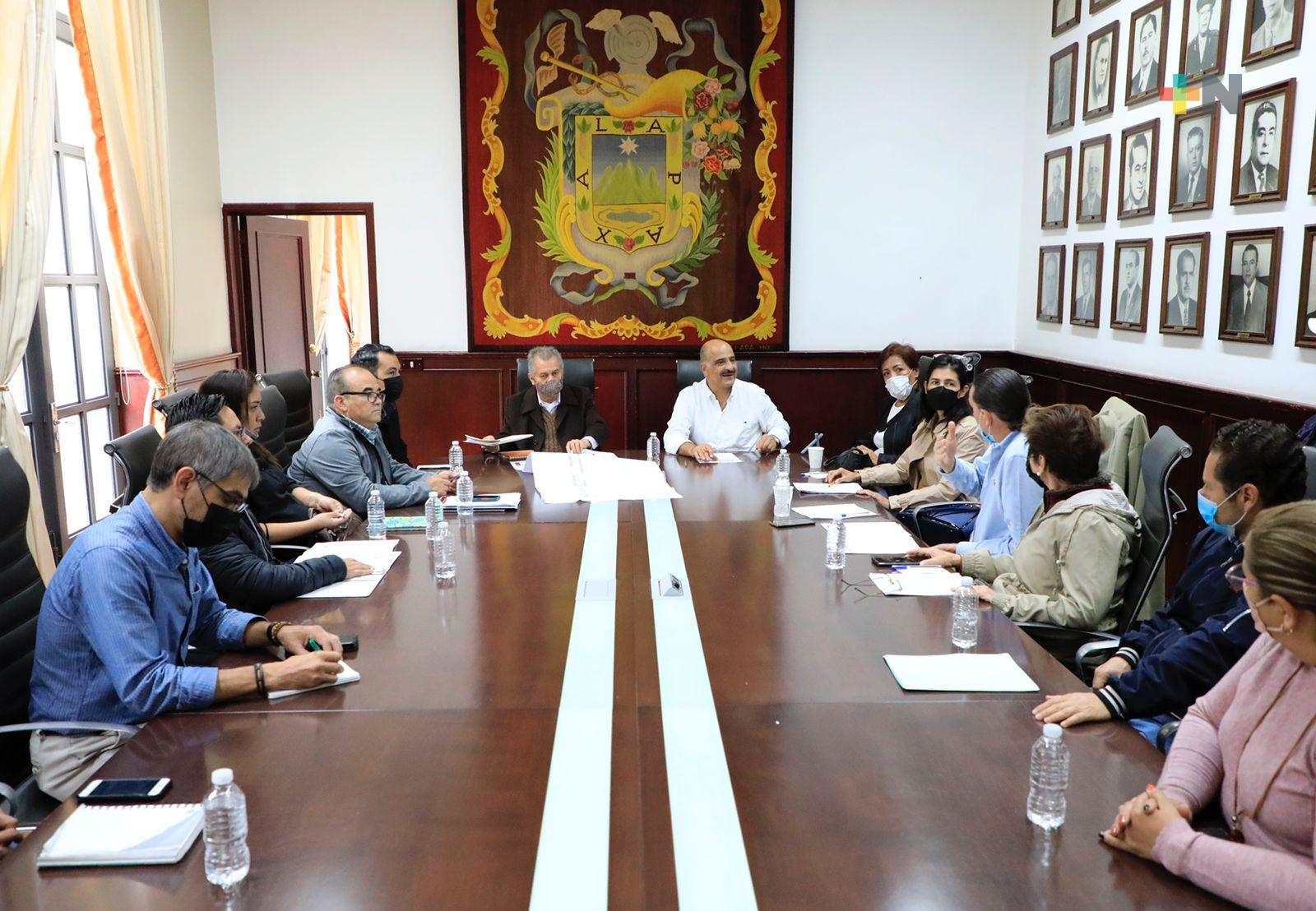 Atiende Ayuntamiento a vecinas y vecinos de las calles Rojano y Nogueira