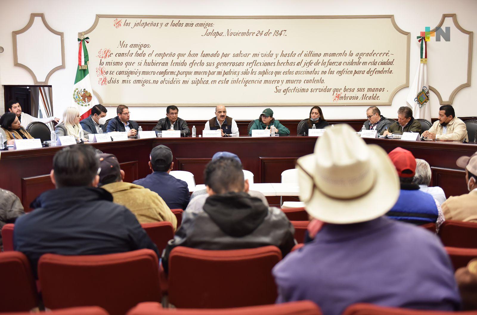 Acuerdan autoridades y habitantes del Alto Pixquiac solución a sus necesidades