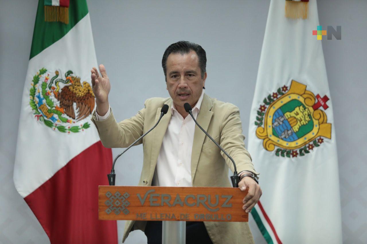 «Seguiremos dando todo por Veracruz», descarta Cuitláhuac García sumarse a precampañas