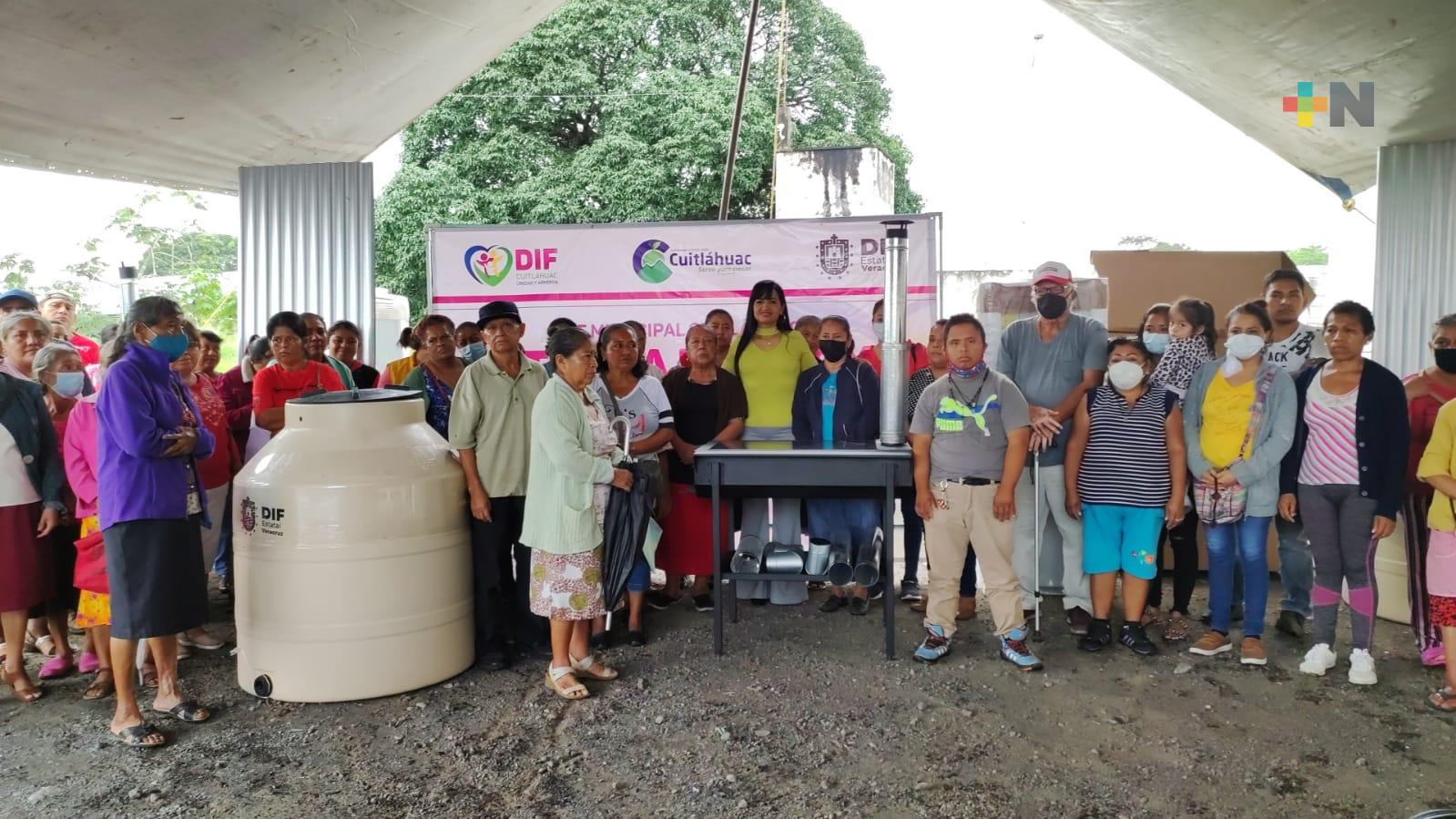 Entrega DIF-Cuitláhuac apoyos a población vulnerable