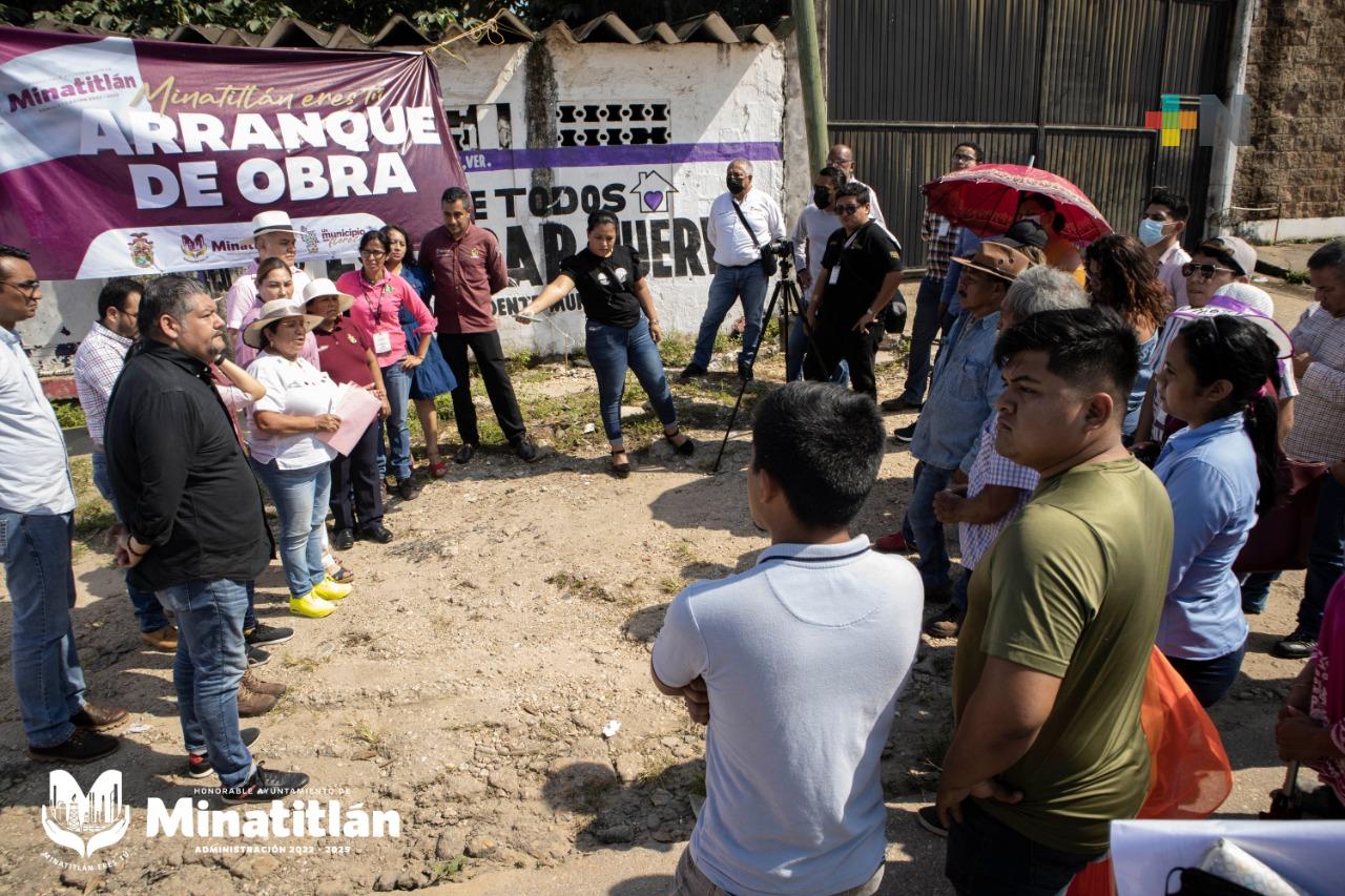 Dan banderazo a rehabilitación de drenaje y agua potable en Minatitlán
