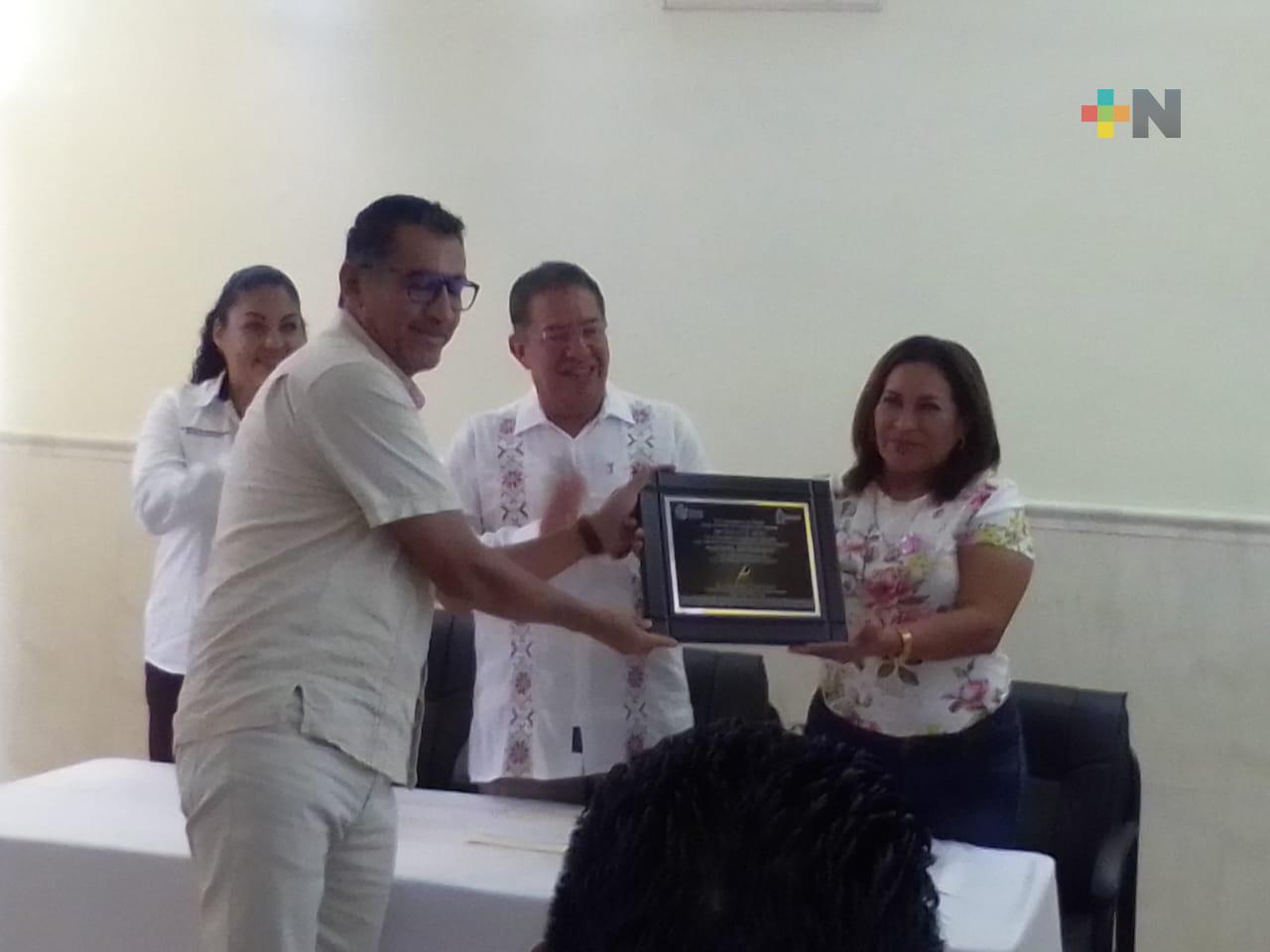 Reconocen a empresarios tuxpeños por su compromiso y responsabilidad social