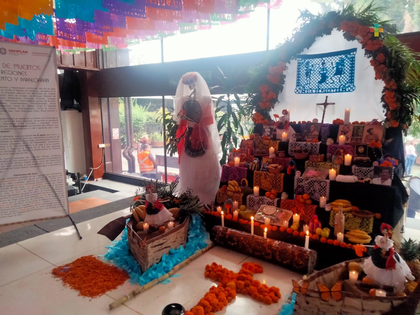 Altares, puente al Mictlán y monumental catrina adornan a la Sefiplan