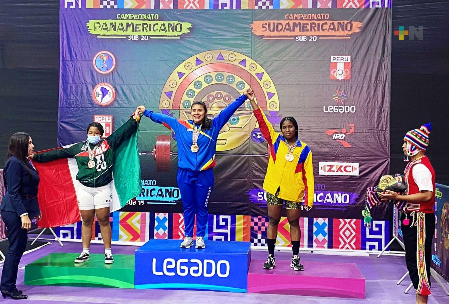 Pesista tlalixcoyana Ángeles Cruz gana bronce en Panamericano Junior