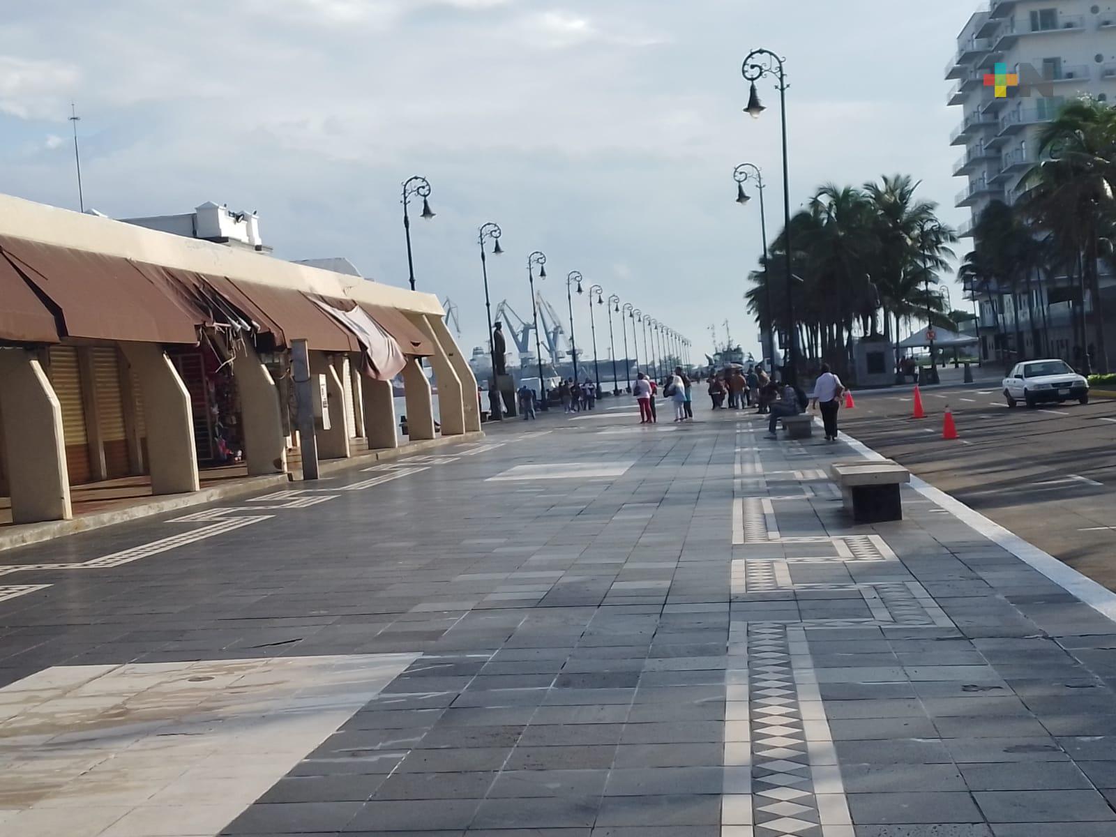 Ventas del mercado de artesanías de Veracruz afectadas por presencia de elementos policiacos