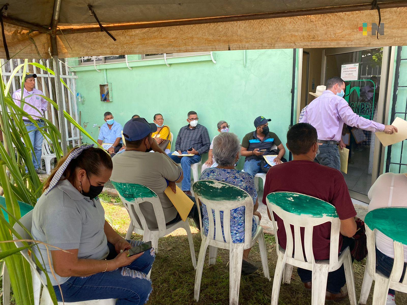 Cañeros de la CNPR tramitan firma electrónica en módulo SAT