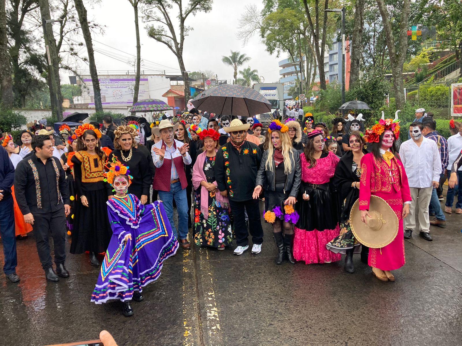 Exitosa fue la tercera edición del Desfile de Catrinas y Catrines en Xalapa
