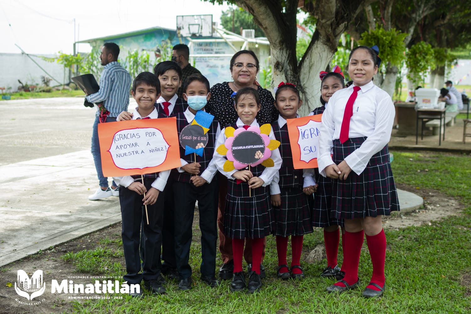 Alcaldesa de Minatitlán inaugura aula en escuela primaria Cuitláhuac