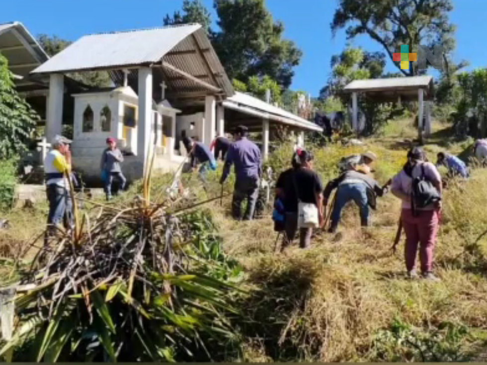 Efectúan medidas preventivas de protección civil y limpieza de panteones en Zacualpan