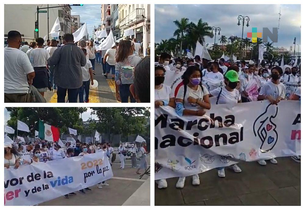 En Veracruz puerto, personas marcharon en nombre de la vida, la mujer y la paz