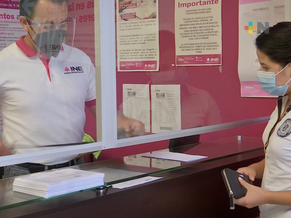 En avenida Ruiz Cortines y Soriana, módulos para tramitar credencial del INE en Xalapa