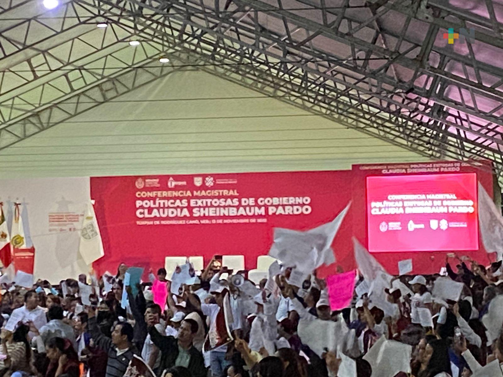 Miles de veracruzanos acompañaron a Claudia Sheinbaum en su conferencia «Políticas exitosas de Gobierno»