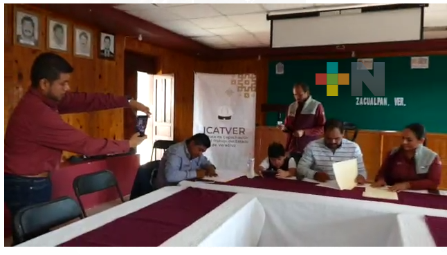 Firma Icatver convenios con ayuntamientos de Ilamatlán y Zacualpan
