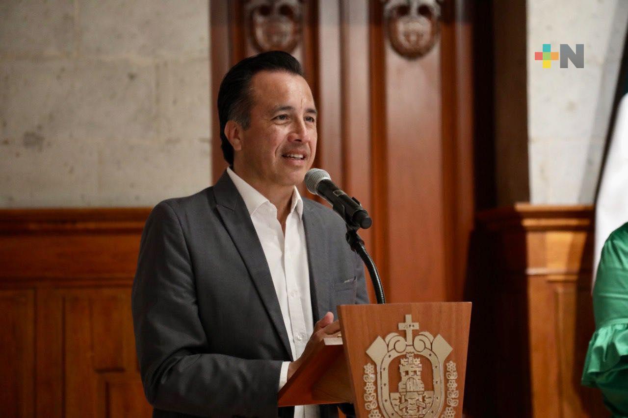 Cuitláhuac García mejora en ranking nacional de gobernadores, se ubica entre los mejores