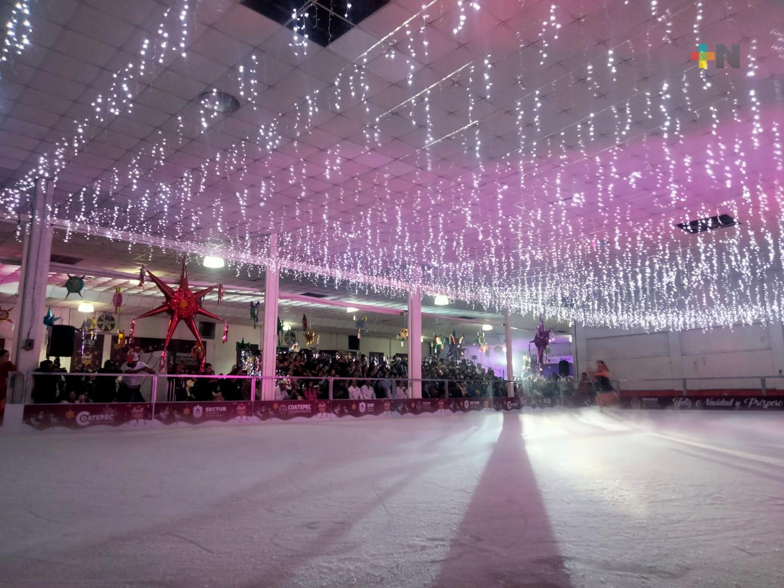 Garantizada seguridad y movilidad de asistentes a pista de hielo en Coatepec