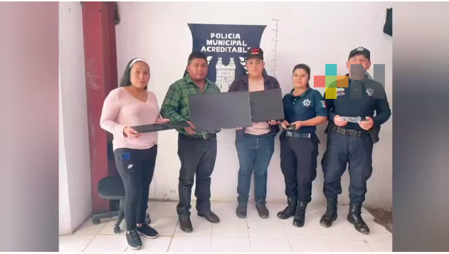Entrega SSP equipo de cómputo a policía de Ilamatlán