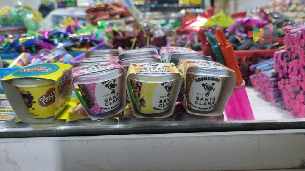 Coheteros de Coatza se instalan en patio trasero de Expo Feria