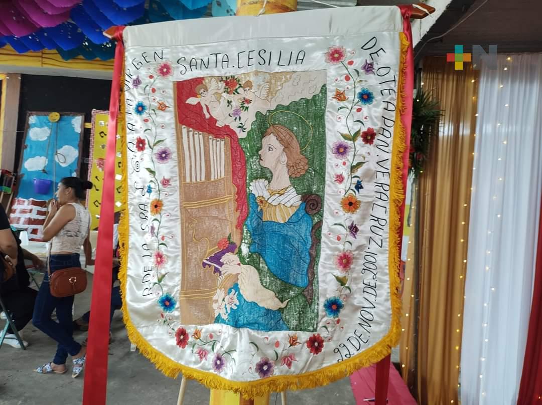 Celebran a Santa Cecilia, patrona de los filarmónicos en Oteapan