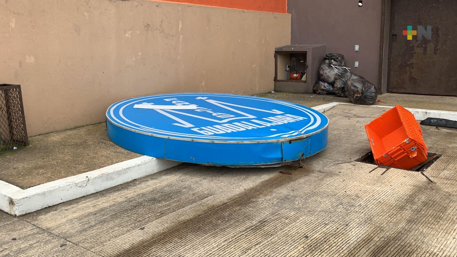 PC Coatzacoalcos pide a tiendas comerciales reduzcan altura de sus espectaculares