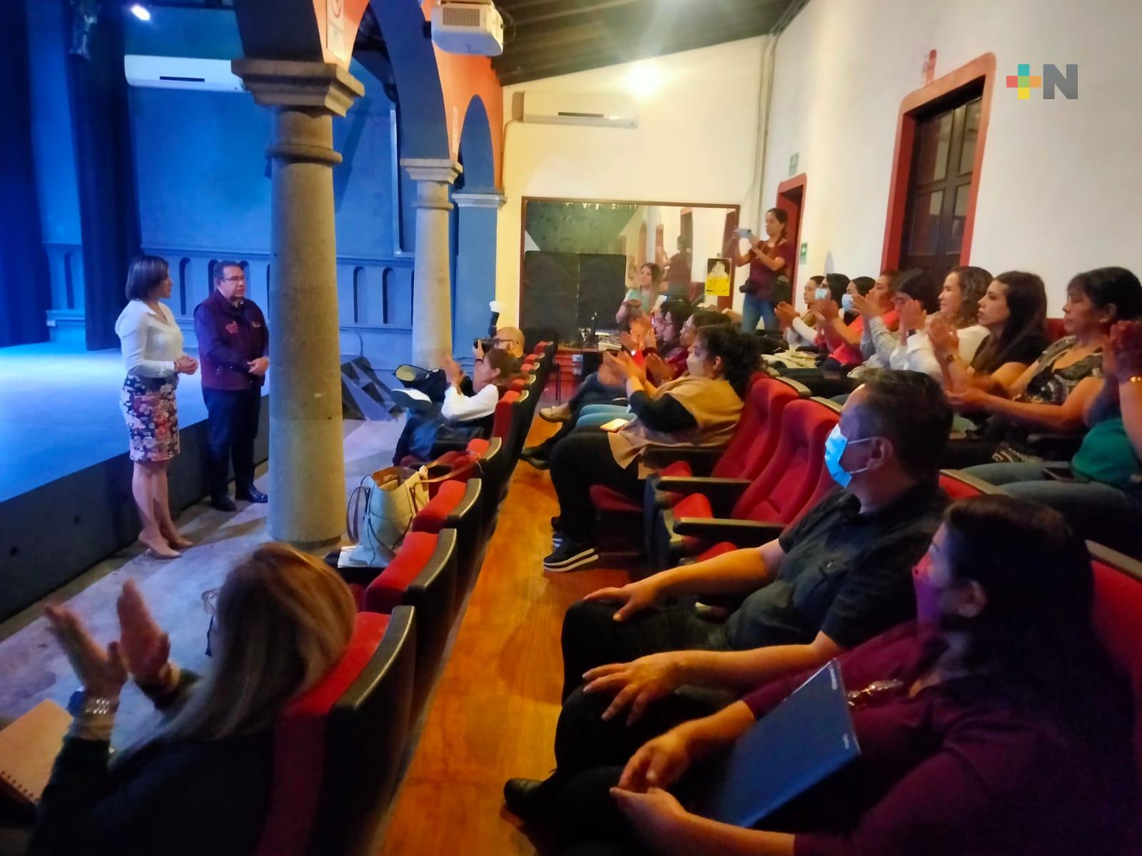 Realiza IMM de Xalapa cine debate en el Centro Recreativo Xalapeño