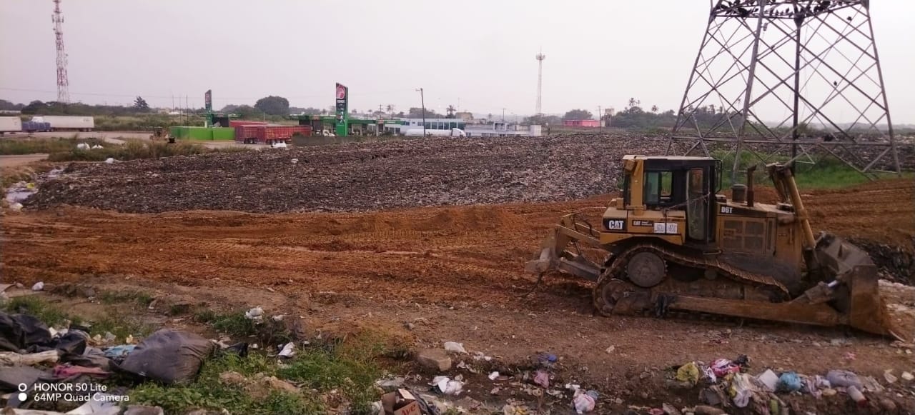 Continúan trabajos de saneamiento en  basurero de Las Matas