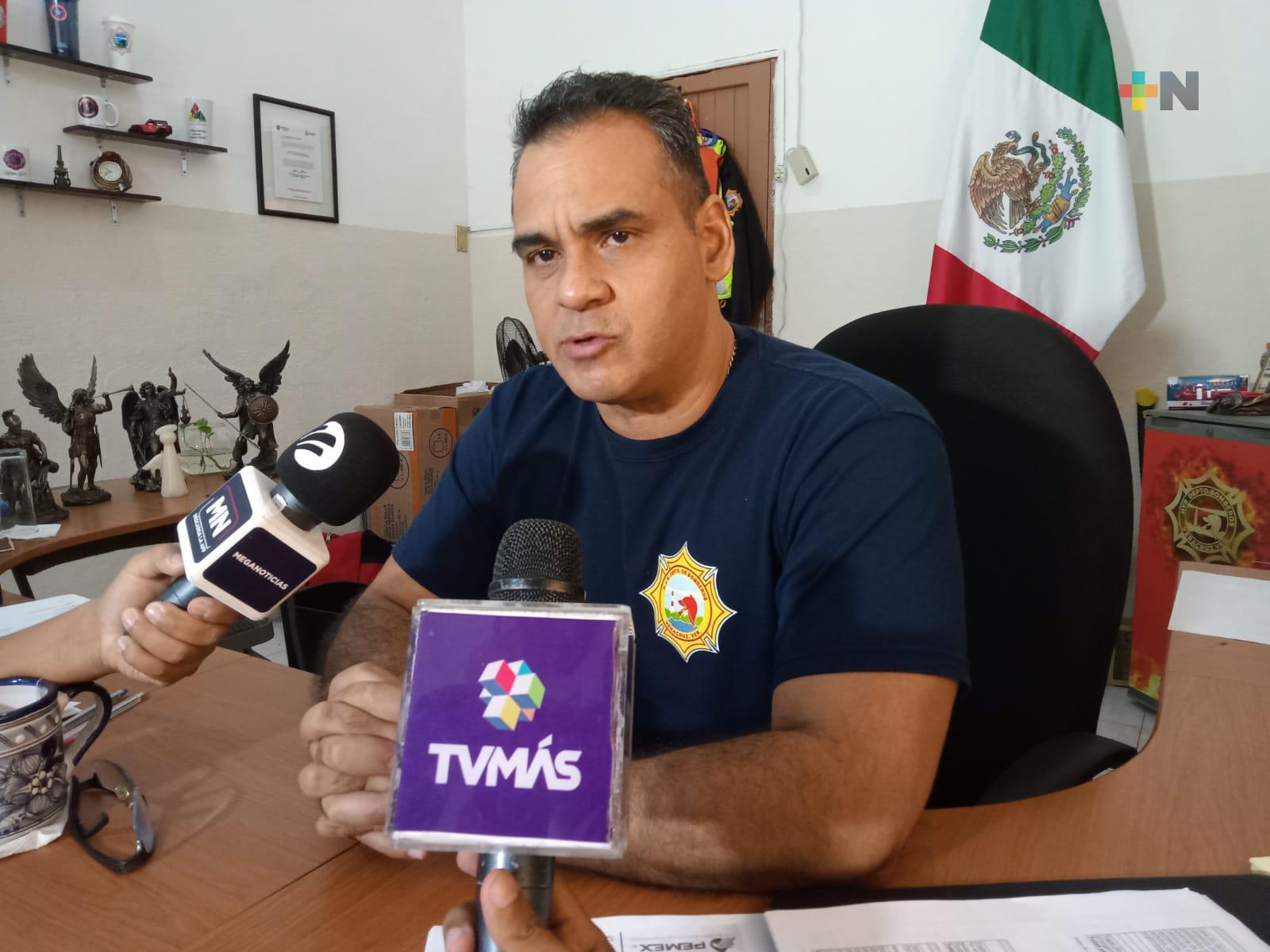 Exhortan a tener cuidado con veladoras y series navideñas para evitar incendios