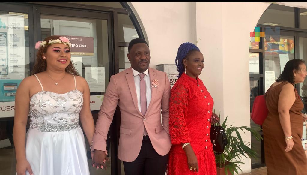 El amor no reconoce fronteras: nigeriano con muy escaso español y cotzacoalqueña se unen en matrimonio