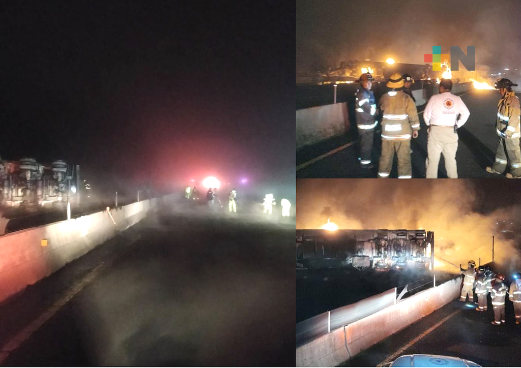 Controlan incendio de vehículo a la altura del libramiento de Xalapa, reabren circulación