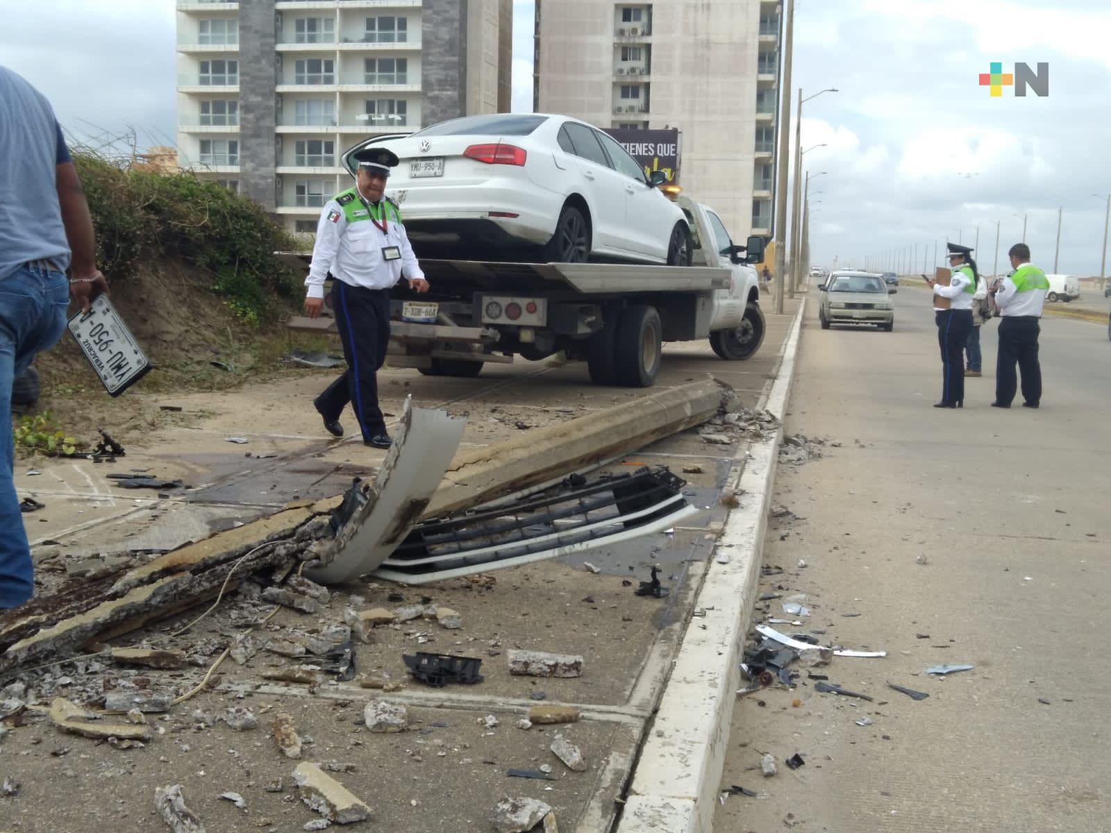 Se registra fuerte accidente automovilístico en malecón de Coatza