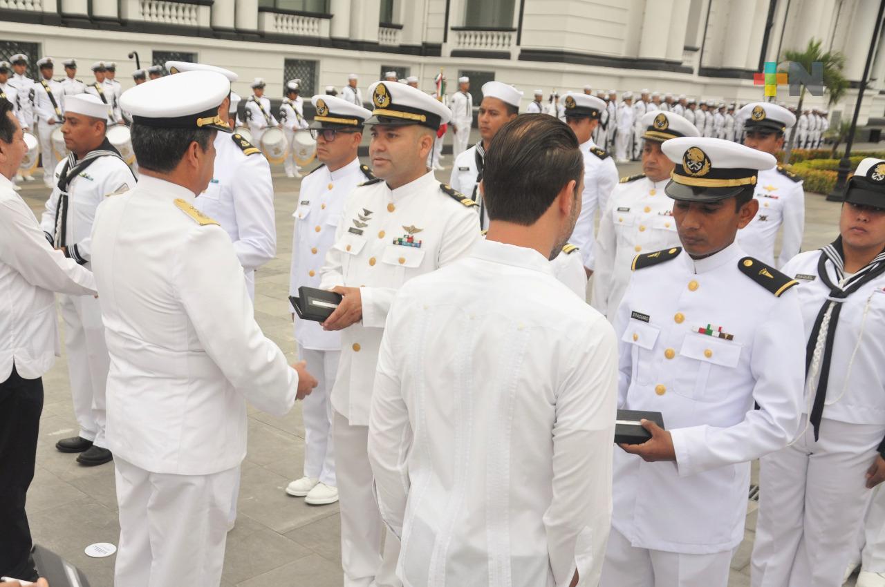 Conmemoran Día de la Armada de México en el puerto de Veracruz