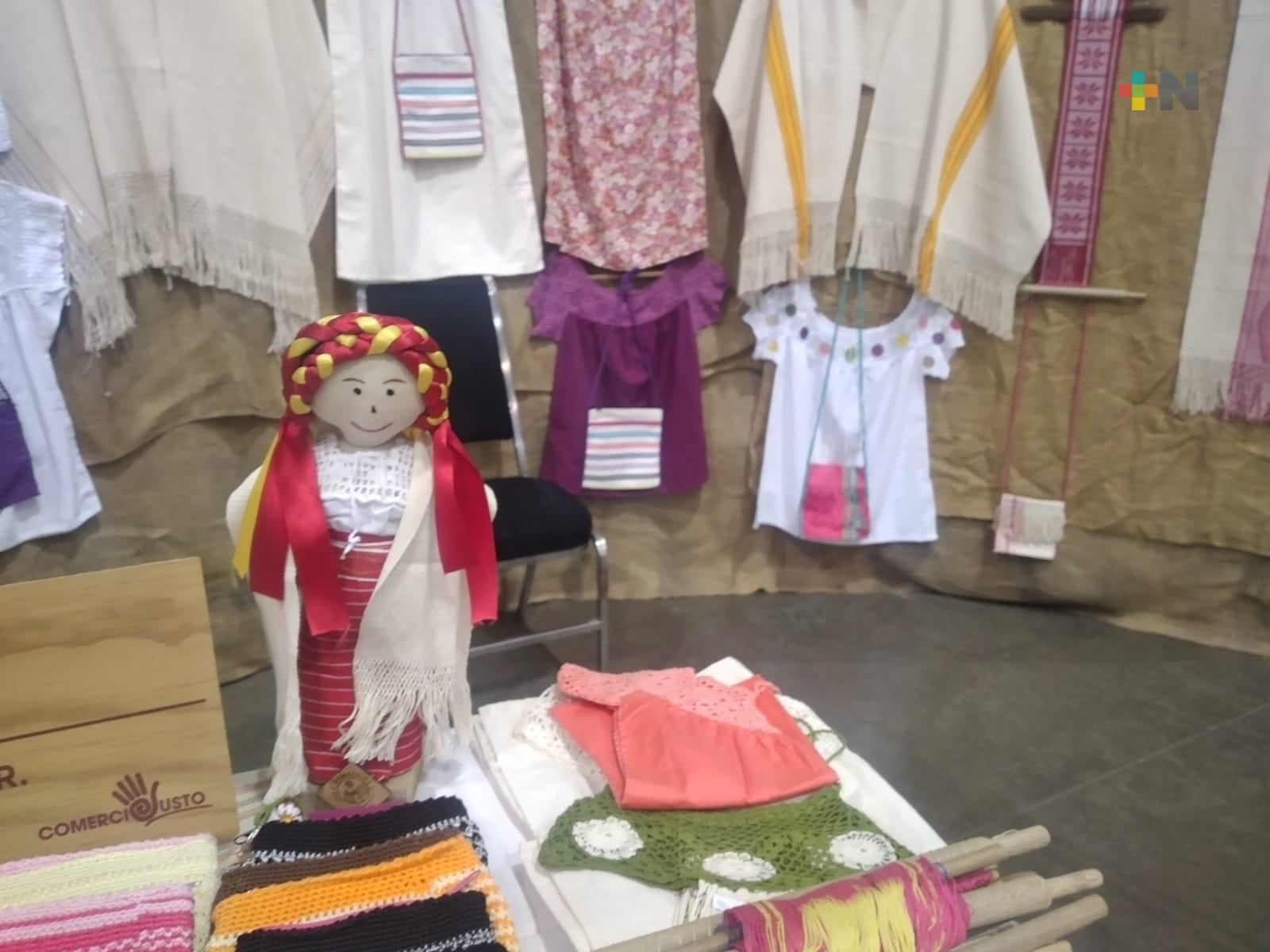 Con taller buscan rescatar el telar de cintura en Cosoleacaque