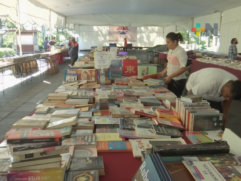 Del 16 al 23 de abril, XVI Feria Xalapeña del Libro en el parque Juárez