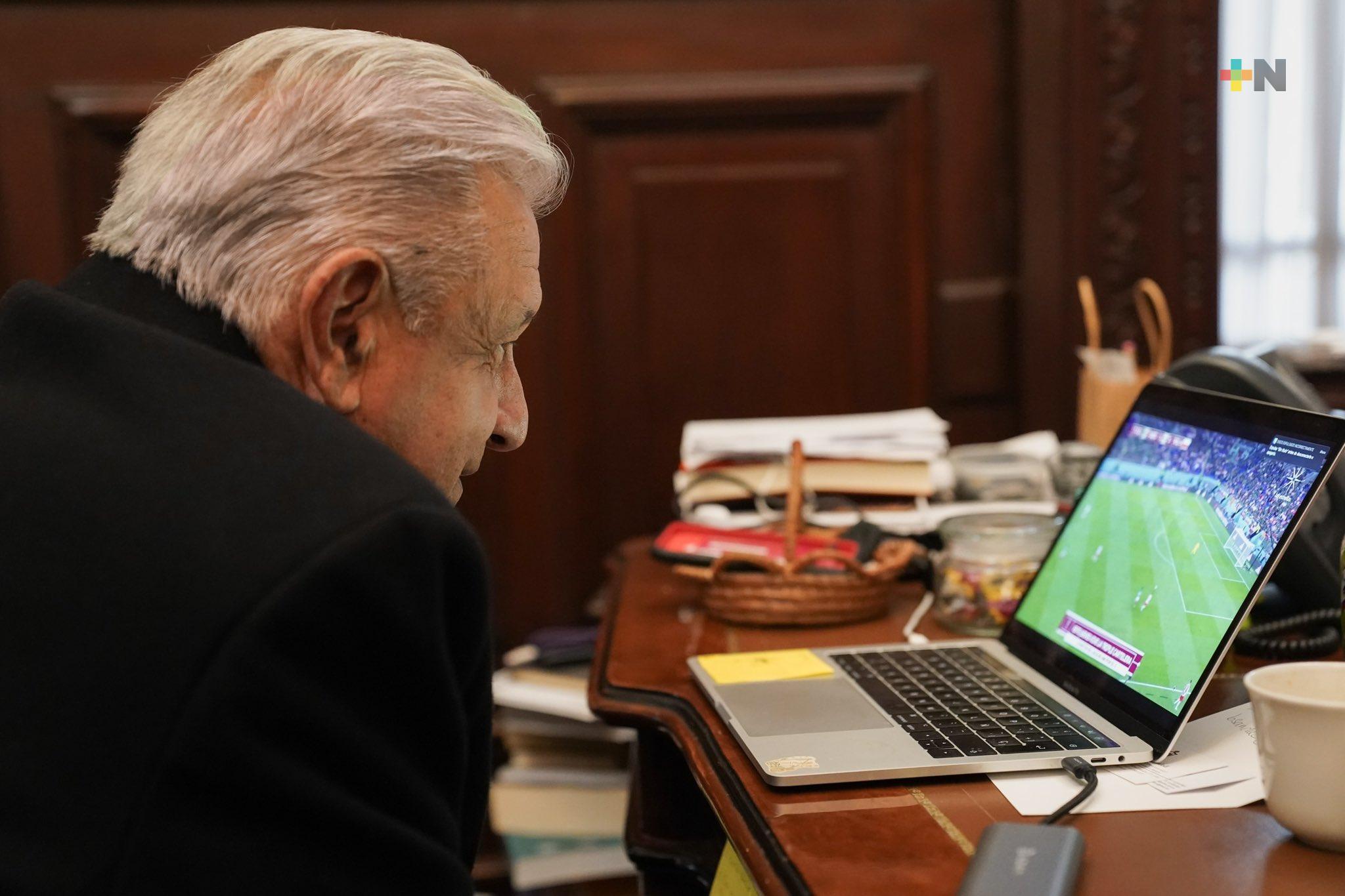 AMLO felicita a la selección mexicana, en especial a Memo Ochoa