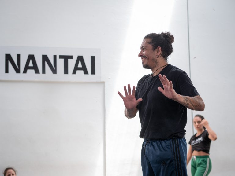 Invitan al taller “Entrenamiento corporal: cuerpo expuesto”, con el artista escénico Pedro García