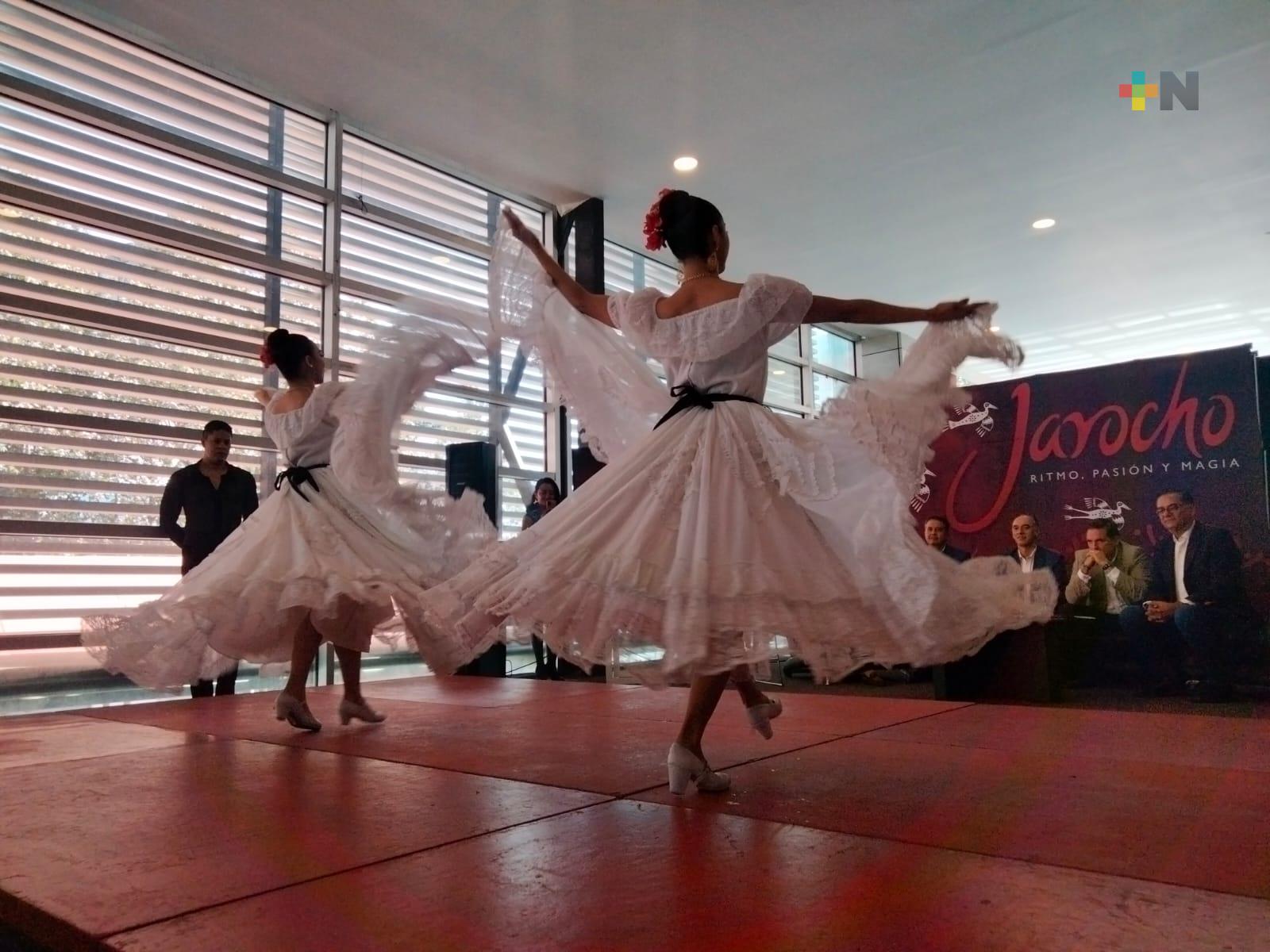 Jarocho develará placa en el Teatro del Estado