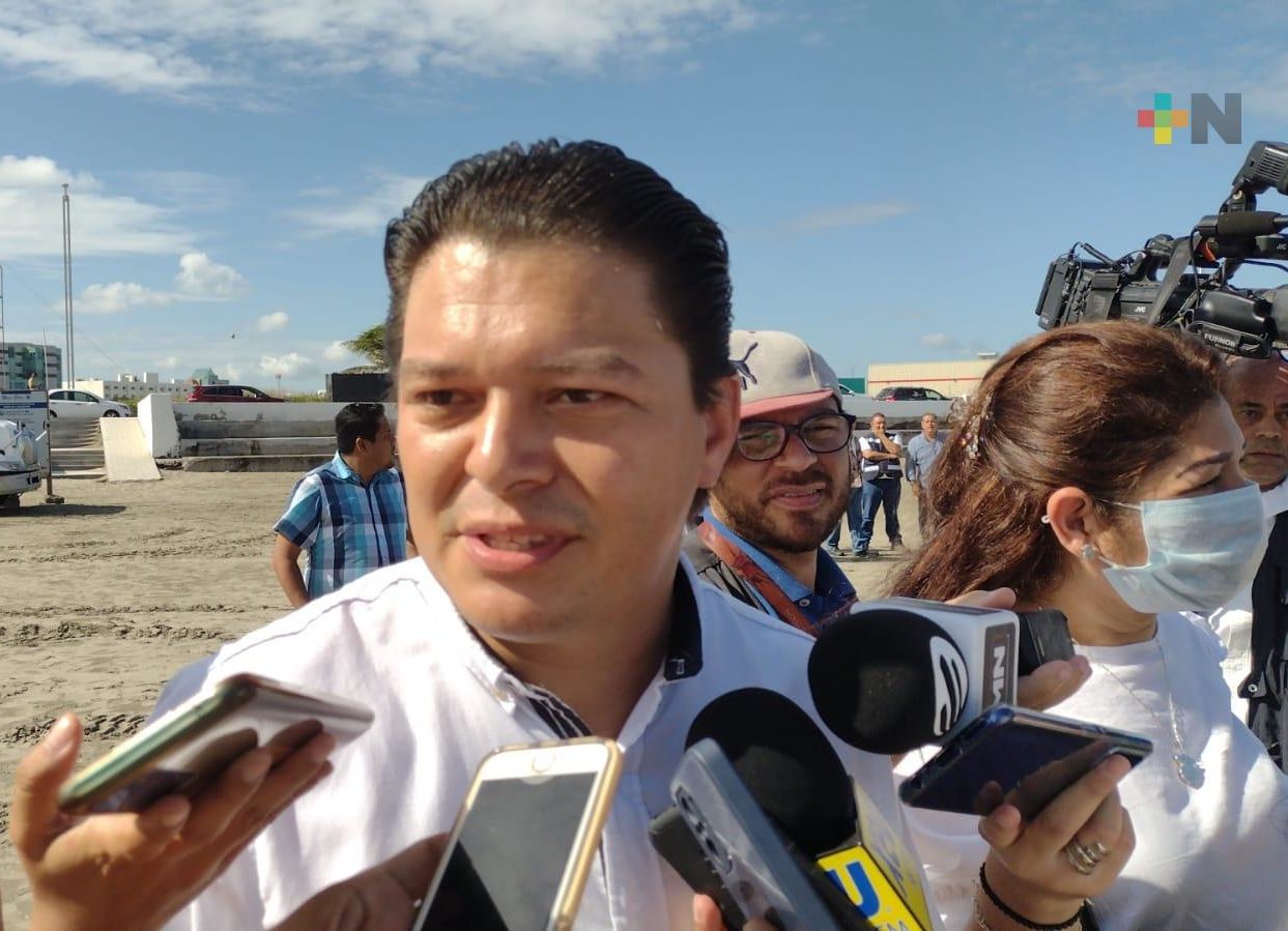 Zofemat de Boca del Río trabaja en remodelación de torres de guardavidas