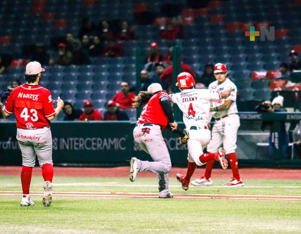 ¡Feria del batazo! Diablos-Oaxaca venció por pizarra de 20-10 a El Águila-Bravos