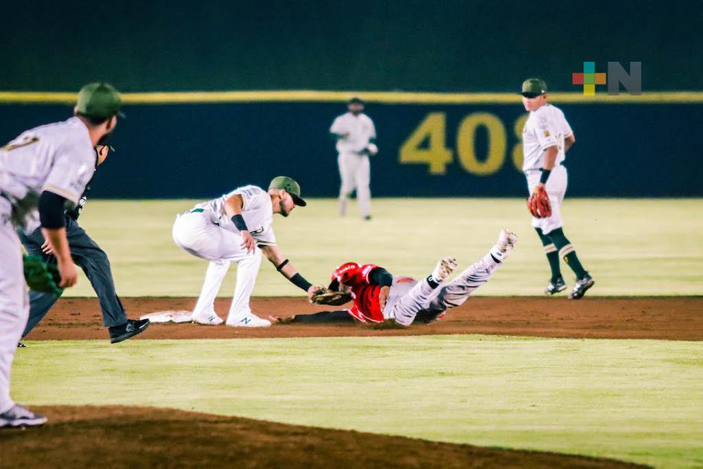 El Águila-Bravos venció por 9-5 a Puebla, en extrainnings