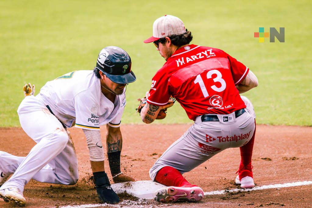 Pericos blanquea a El Águila-Bravos