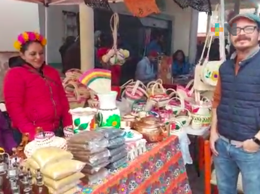Mercado Solidario en Huayacocotla brinda precios justos entre productores y consumidores