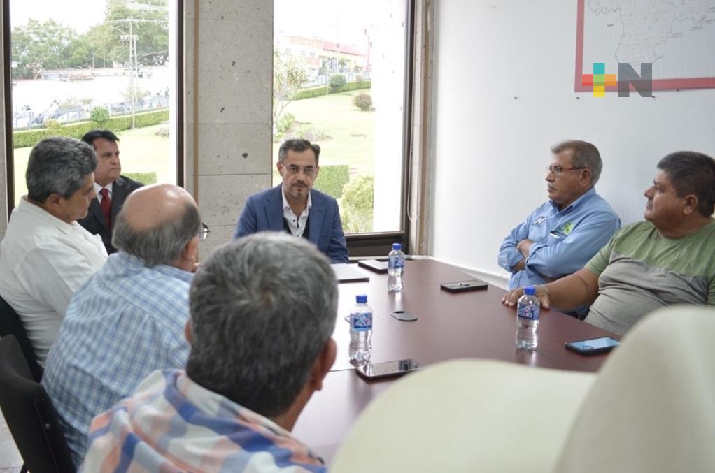 Atiende diputado a porcicultores del distrito de Emiliano Zapata