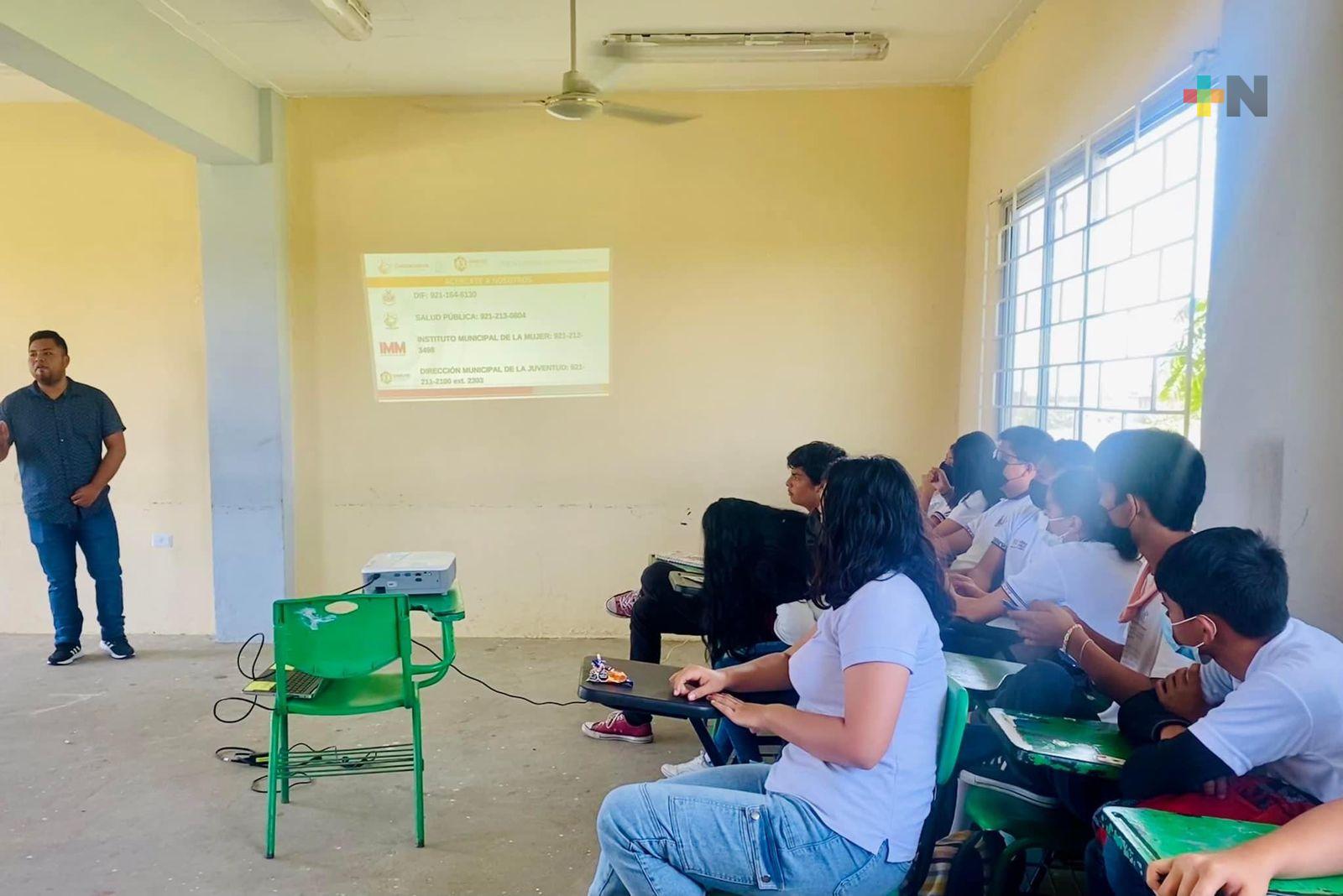 Municipio de Coatza ofrece charlas en escuelas para prevenir trastornos y adicciones