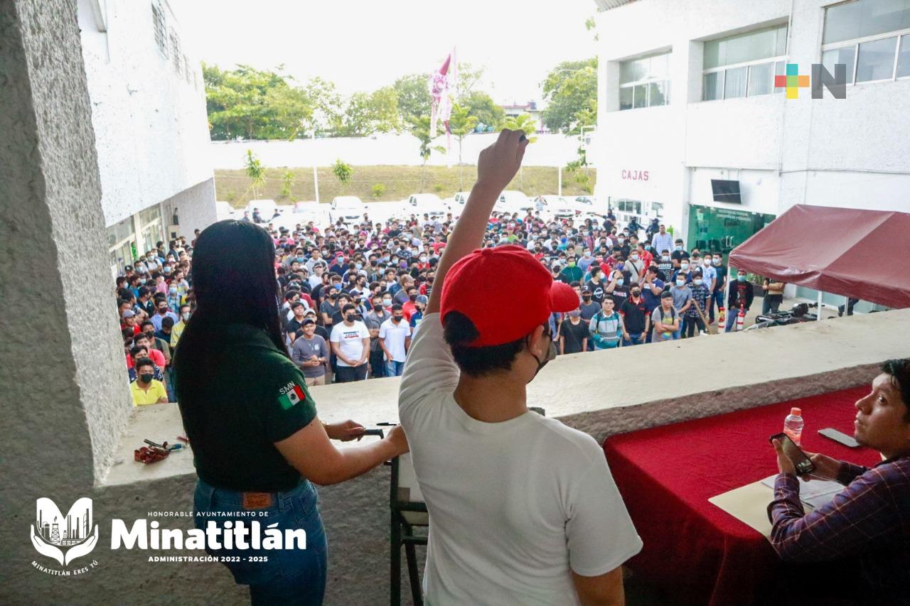 Jóvenes de Minatitlán acuden al sorteo del Servicio Militar 2022