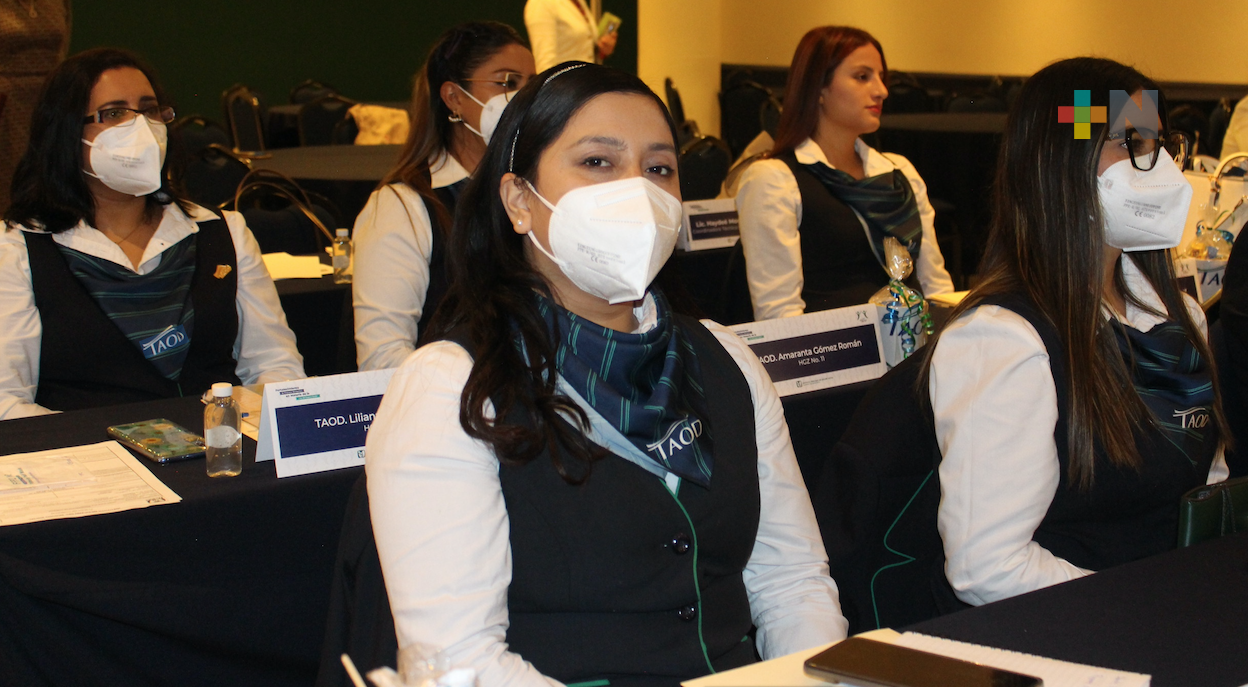 Certifica IMSS Veracruz Norte a personal de Atención al Derechohabiente