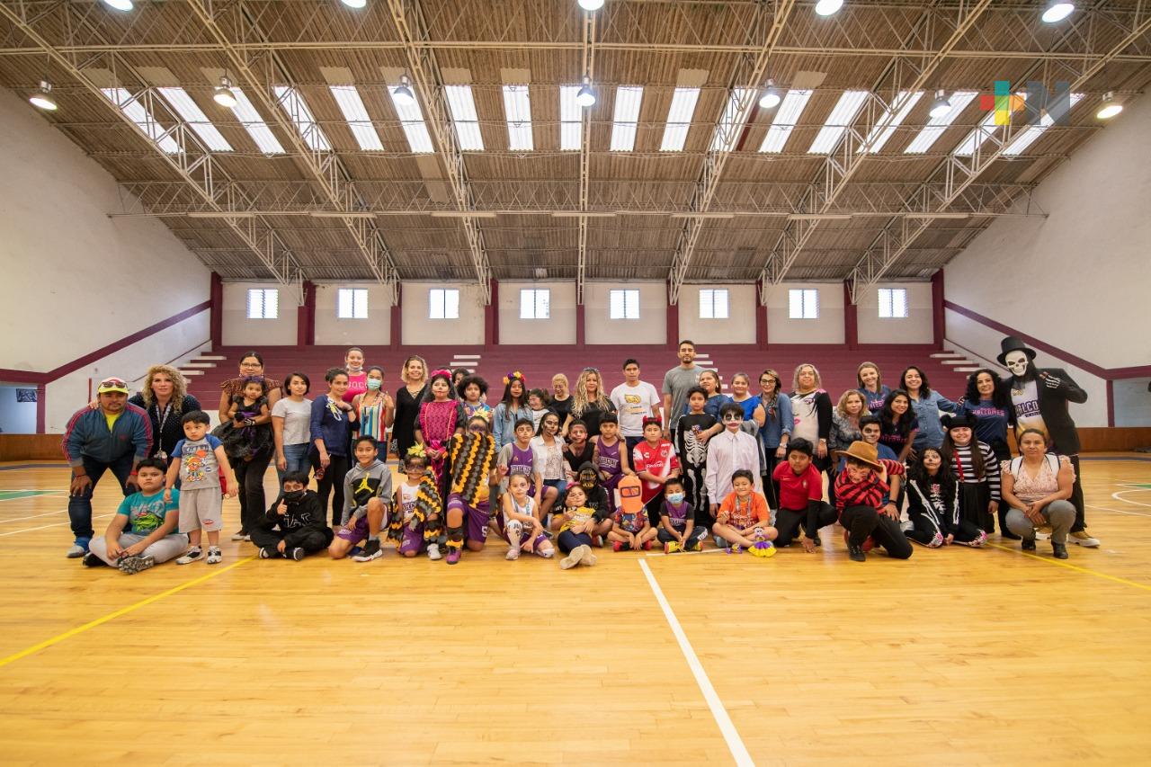 Preservan tradiciones mexicanas, Halcones de Xalapa