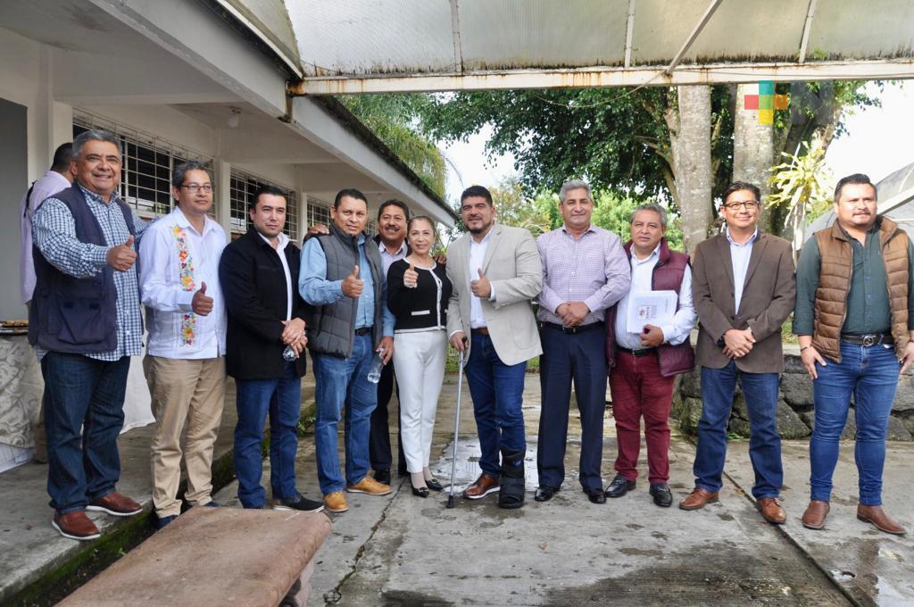 Zenyazen Escobar se reúne con dirigentes sindicales para dar fecha de pago a incremento